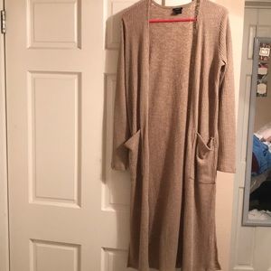 Long cardigan with pockets!